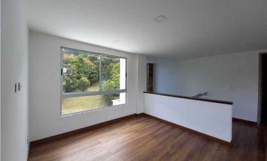 Casa campestre en El Retiro 5 alcobas con vista y urbanización