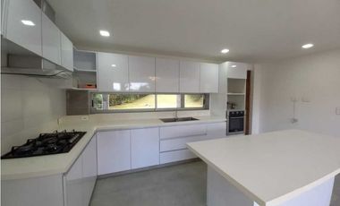Casa campestre en El Retiro 5 alcobas con vista y urbanización