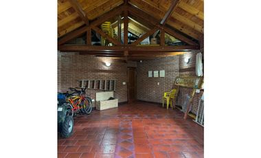 GRAN CHALET A POCAS CUADRAS DE LA PLAYA
