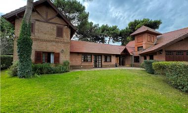 GRAN CHALET A POCAS CUADRAS DE LA PLAYA