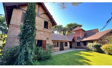 GRAN CHALET A POCAS CUADRAS DE LA PLAYA