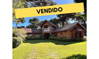 GRAN CHALET A POCAS CUADRAS DE LA PLAYA