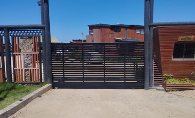 CASA CON ACCESO DIRECTO AL MAR EN CONDOMINIO DE PICHILEMU