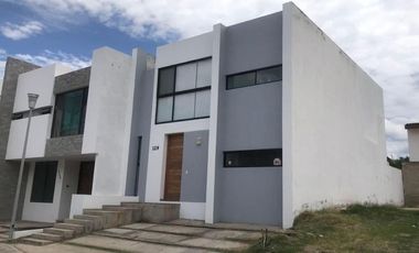 Casa en venta  en senderos de las moras