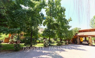 Hermosa Propiedad en exclusivo sector del Llano de Pirque