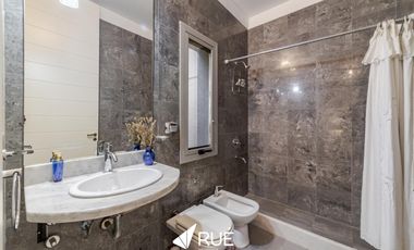 Casa en venta/alquiler en Estancia Q2,  de categoría, 6 dorm
