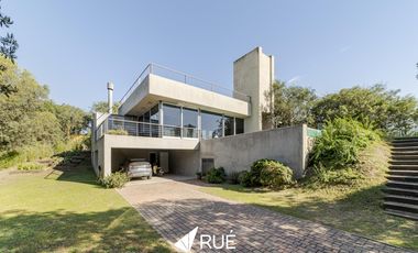 Casa en venta/alquiler en Estancia Q2,  de categoría, 6 dorm