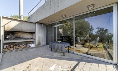 Casa en venta/alquiler en Estancia Q2,  de categoría, 6 dorm