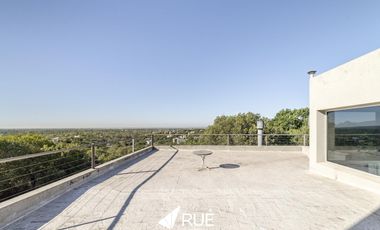 Casa en venta/alquiler en Estancia Q2,  de categoría, 6 dorm