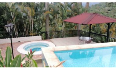 VENDO CASA FINCA CON PISCINA LOTE 6000M2 - LA MESA SAN JAVIER