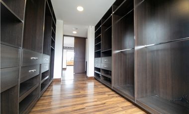 OPORTUNIDAD POR DEBAJO DEL PREDIAL 5 HABITACIONES MODERNA GUAYMARAL