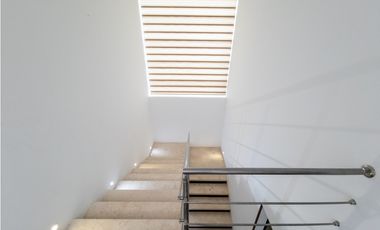 OPORTUNIDAD POR DEBAJO DEL PREDIAL 5 HABITACIONES MODERNA GUAYMARAL