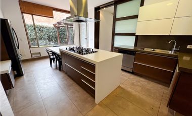 OPORTUNIDAD POR DEBAJO DEL PREDIAL 5 HABITACIONES MODERNA GUAYMARAL
