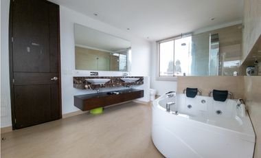 OPORTUNIDAD POR DEBAJO DEL PREDIAL 5 HABITACIONES MODERNA GUAYMARAL