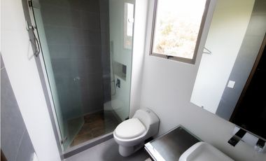 OPORTUNIDAD POR DEBAJO DEL PREDIAL 5 HABITACIONES MODERNA GUAYMARAL