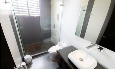 OPORTUNIDAD POR DEBAJO DEL PREDIAL 5 HABITACIONES MODERNA GUAYMARAL