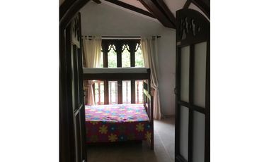 VENDO CASA FINCA CON PISCINA LOTE 2000M2 - LA MESA ZONA EL HATO