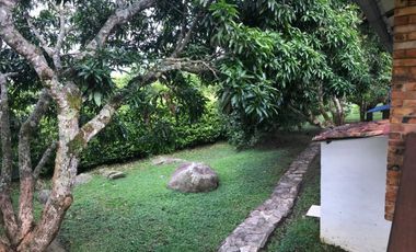 VENDO CASA FINCA CON PISCINA LOTE 2000M2 - LA MESA ZONA EL HATO