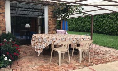 VENDO CASA FINCA CON PISCINA LOTE 2000M2 - LA MESA ZONA EL HATO