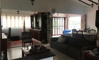 VENDO CASA FINCA CON PISCINA LOTE 2000M2 - LA MESA ZONA EL HATO