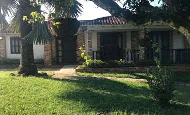 VENDO CASA FINCA CON PISCINA LOTE 2000M2 - LA MESA ZONA EL HATO