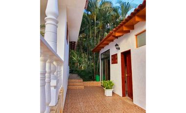 VENDO CASA FINCA CON PISCINA LOTE 5.500M2 - ANAPOIMA LAS MERCEDES