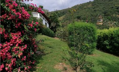 VENDO CASA FINCA CON PISCINA LOTE 5.500M2 - ANAPOIMA LAS MERCEDES