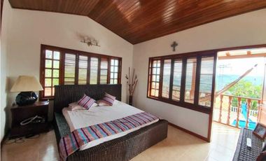 VENDO CASA FINCA CON PISCINA LOTE 5.500M2 - ANAPOIMA LAS MERCEDES