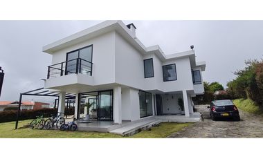 VENDO CASA EXCLUSIVA LOTE 1.570M2 - YERBABONITA SOPO