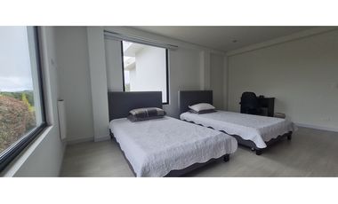 VENDO CASA EXCLUSIVA LOTE 1.570M2 - YERBABONITA SOPO