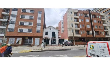 VENDO CASA OFICINA CON PARQUEADERO Y BODEGA CHAPINERO CALLE 44