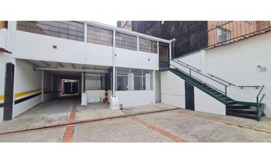 VENDO CASA OFICINA CON PARQUEADERO Y BODEGA CHAPINERO CALLE 44