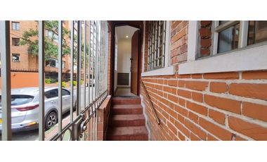 EN VENTA CASA COMERCIAL PATRIMONIO ARQ 400M2+JARDIN - EL NOGAL