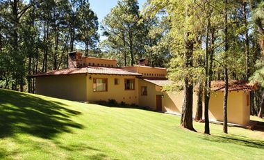 Cabaña con gran terreno en venta en Mazamitla