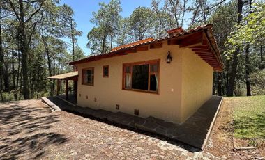 Cabaña con gran terreno en venta en Mazamitla