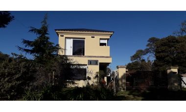 IMPECABLE CASA CON PILETA PARQUE GOLF ACANTILADOS