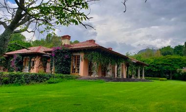 Tepoztlan Plano vista a las montañas una belleza