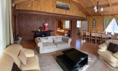 Terreno, 2 Casas En El Manzano, 6.220 M² Y Derechos De Agua