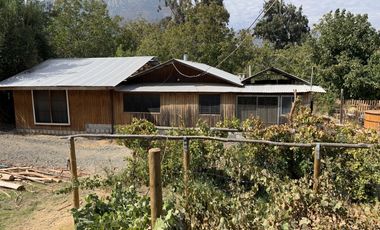 Terreno, 2 Casas En El Manzano, 6.220 M² Y Derechos De Agua