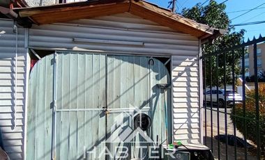 Casa en Venta en Av Las Torres y Santa Corina