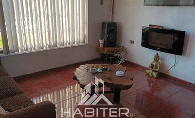 Casa en Venta en Av Las Torres y Santa Corina