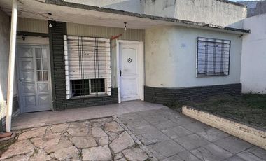 CASA VENTA VILLA SARMIENTO 3 AMBIENTES
