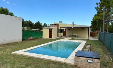 Venta - casa de 2 dormitorios en Roldan