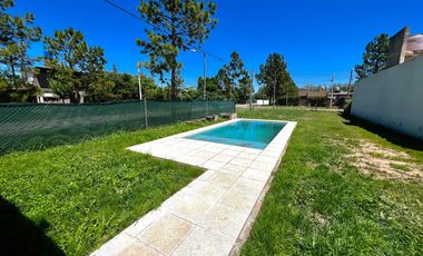 Venta - casa de 2 dormitorios en Roldan