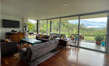 Venta casa campestre en El Retiro con 8.153 m² y vista natural