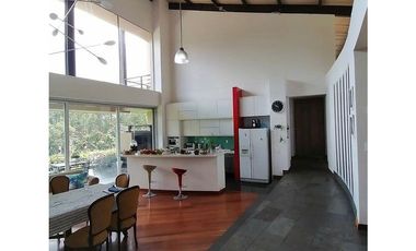Venta casa campestre en El Retiro con 8.153 m² y vista natural