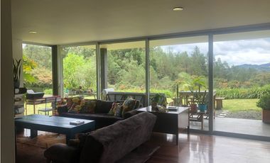 Venta casa campestre en El Retiro con 8.153 m² y vista natural
