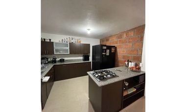 SE VENDE CASA EN LA CEJA UNIDAD ABIERTA SECTOR LA FLORESTA