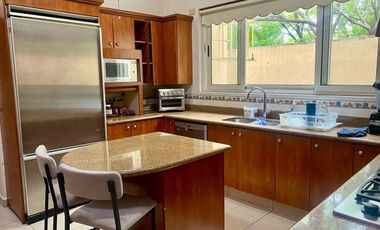 CASA EN VENTA EN PRIVADA ENCINOS