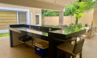 CASA EN VENTA EN PRIVADA ENCINOS